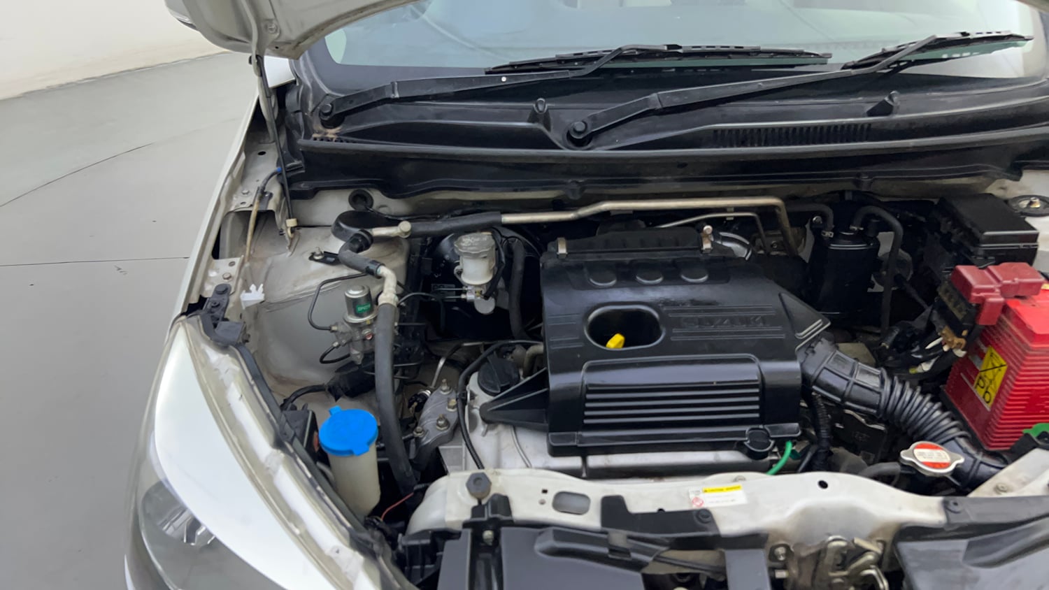 Used 2016 Maruti Suzuki Celerio ZXi AMT Petrol Automatic engine ENGINE RIGHT SIDE HINGE & APRON VIEW