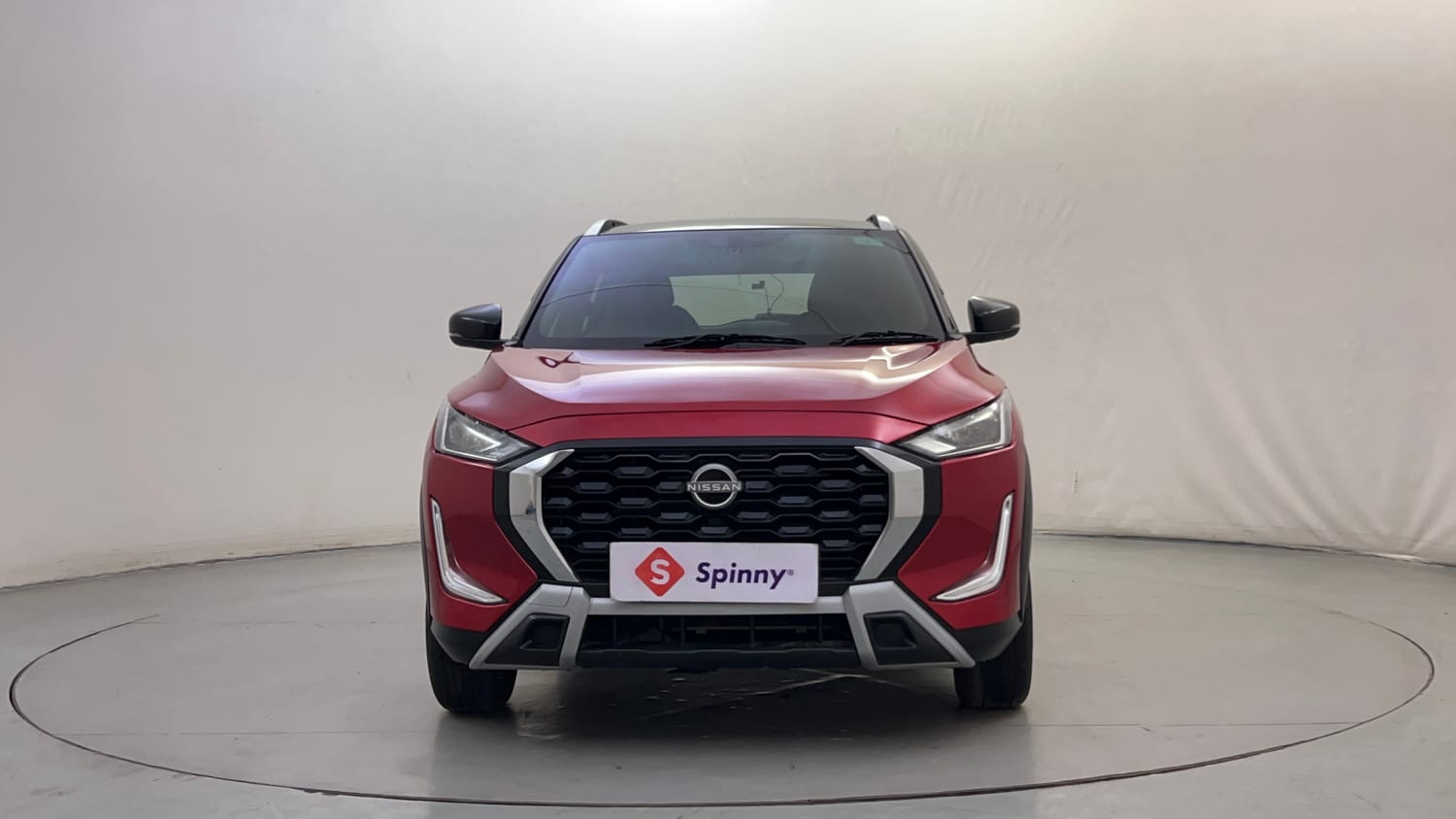 Used 2025 Nissan Magnite N-Connecta B4D 1.0 Petrol AMT Dual Tone Petrol Automatic exterior FRONT VIEW