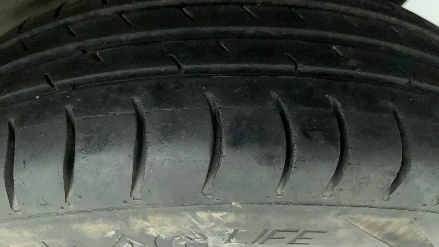 Used 2013 Maruti Suzuki Wagon R LXI Petrol Manual tyres LEFT REAR TYRE TREAD VIEW