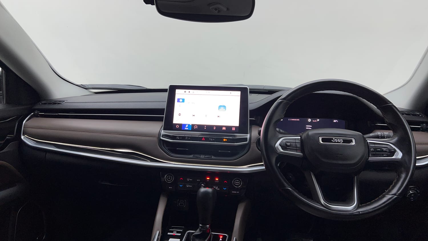 2024 Jeep Meridian Limited (O) 4x2 AT-12