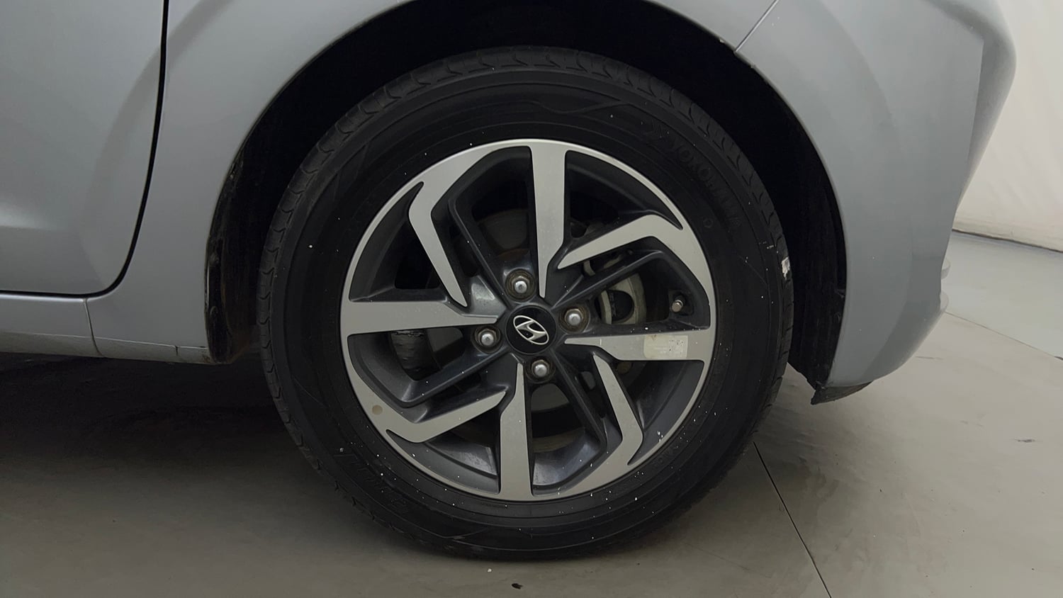 Used 2020 Hyundai Grand i10 Nios Asta 1.2 Kappa VTVT Petrol Manual tyres RIGHT FRONT TYRE RIM VIEW