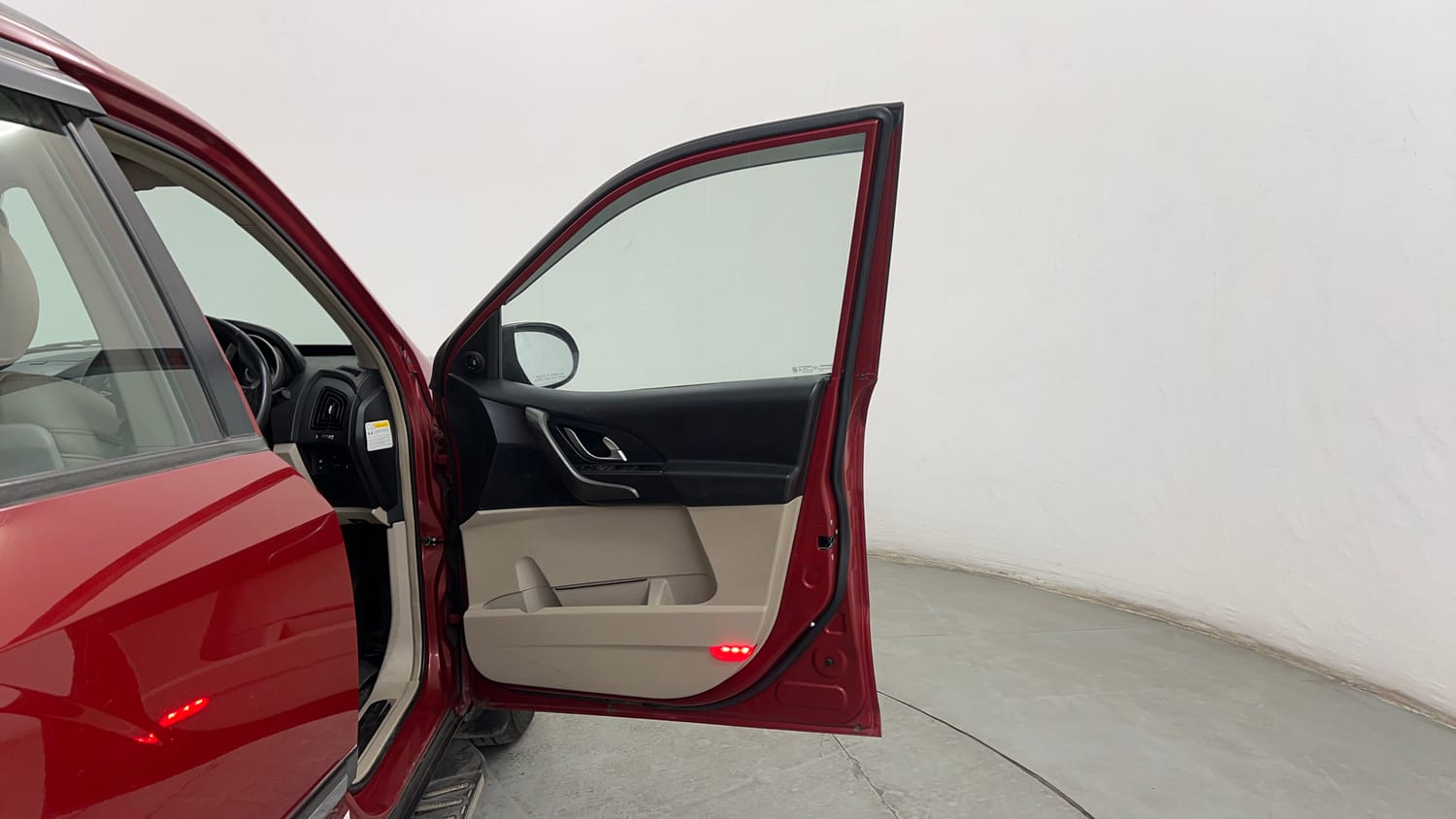 Used 2016 Mahindra XUV500 W8 Diesel Manual interior RIGHT FRONT DOOR OPEN VIEW
