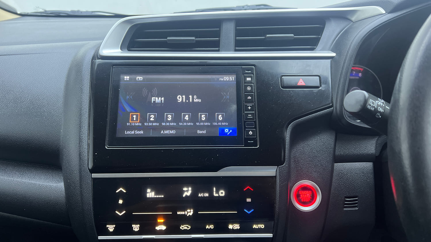 Used 2019 Honda Jazz VX CVT Petrol Petrol Automatic interior MUSIC SYSTEM & AC CONTROL VIEW
