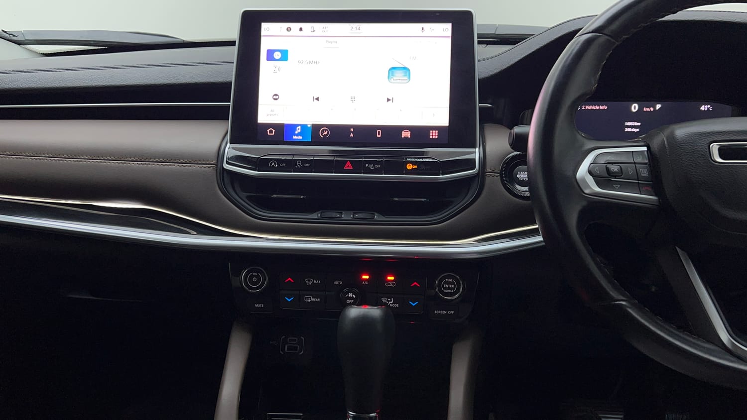 2024 Jeep Meridian Limited (O) 4x2 AT-13