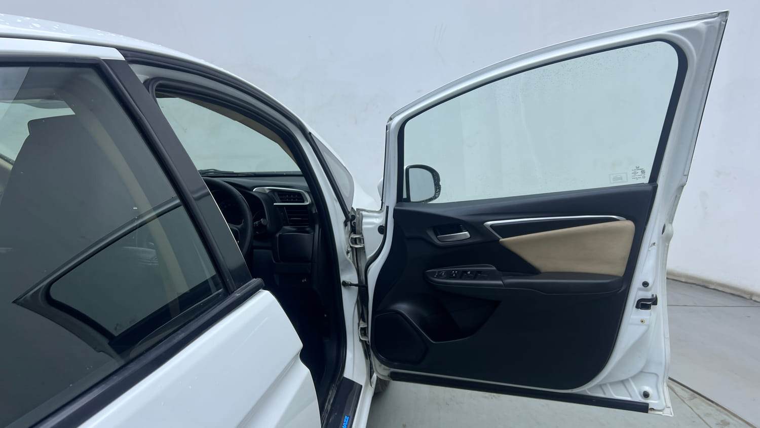 Used 2019 Honda Jazz VX CVT Petrol Petrol Automatic interior RIGHT FRONT DOOR OPEN VIEW