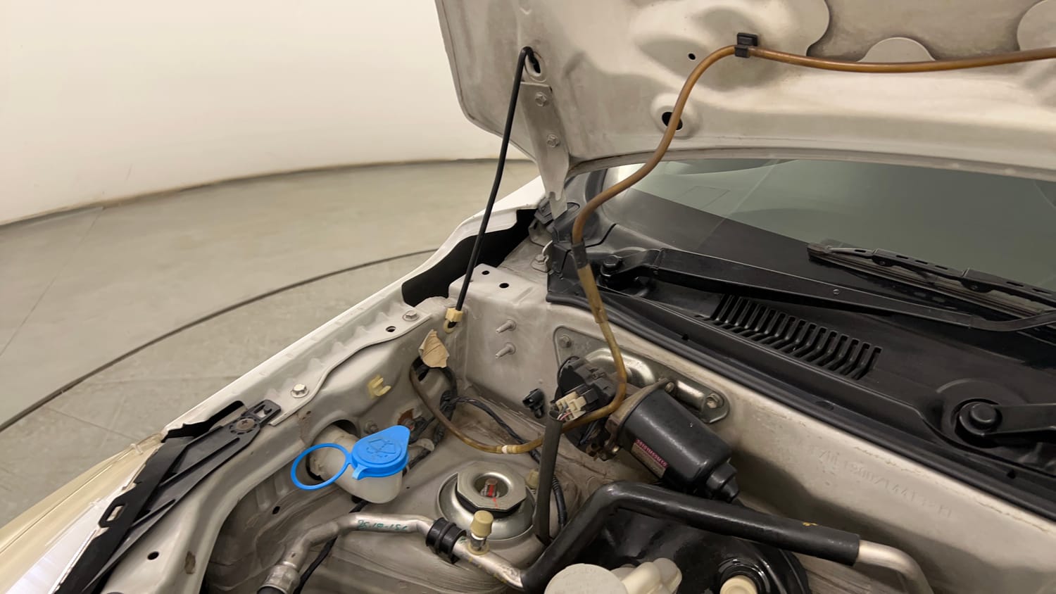 Used 2016 Maruti Suzuki Alto K10 VXi AMT Petrol Automatic engine ENGINE RIGHT SIDE HINGE & APRON VIEW