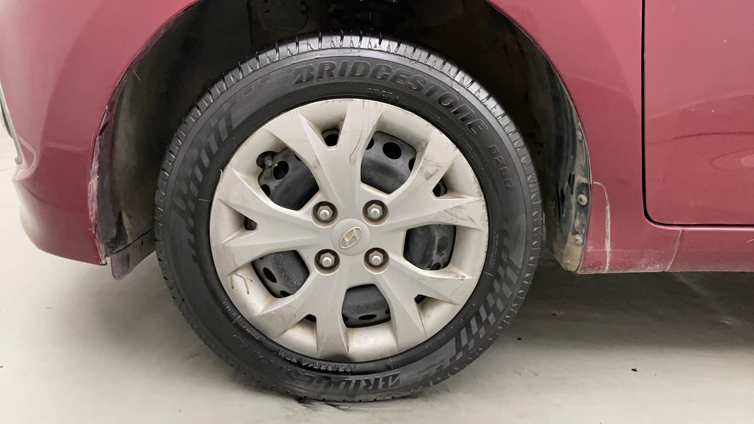 Used 2016 Hyundai Grand i10 Magna 1.2 Kappa VTVT Petrol Manual tyres LEFT FRONT TYRE RIM VIEW