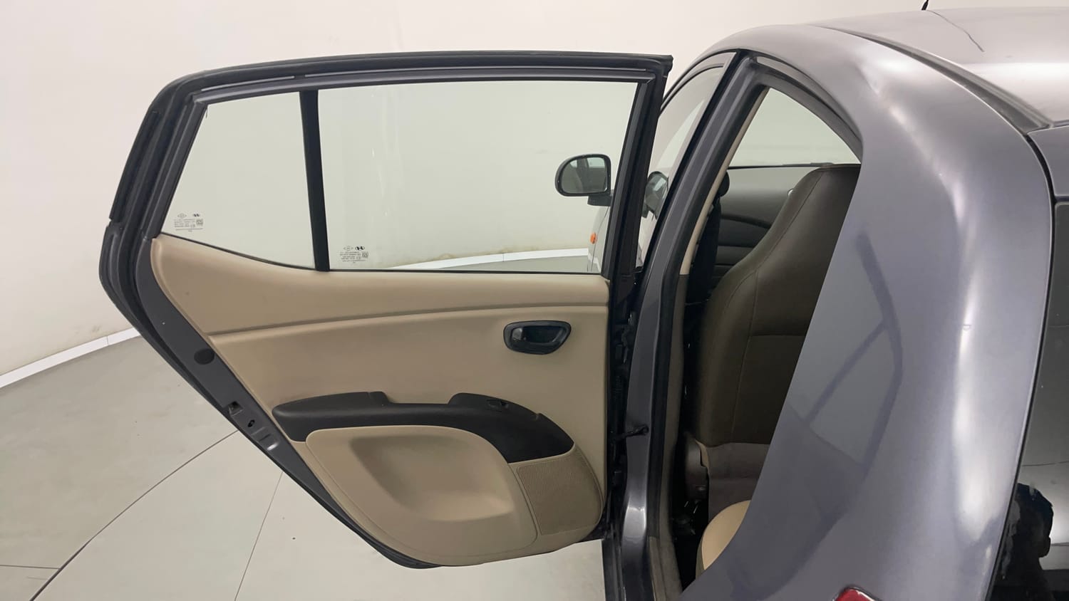 Used 2014 Hyundai i10 Magna 1.1 iRDE2 Petrol Manual interior LEFT REAR DOOR OPEN VIEW