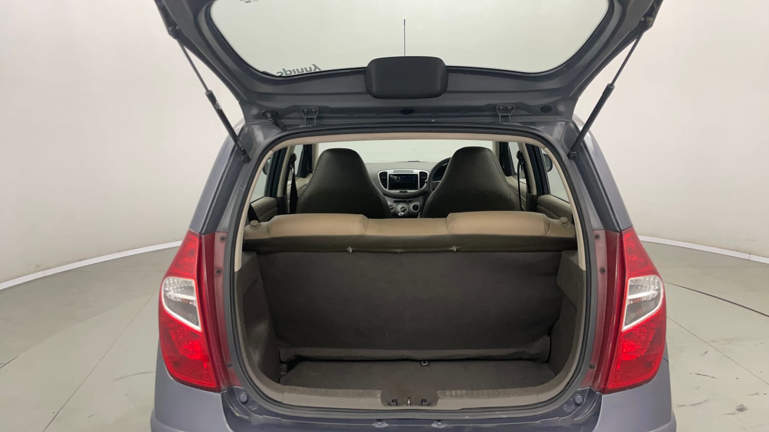 Used 2014 Hyundai i10 Magna 1.1 iRDE2 Petrol Manual interior DICKY INSIDE VIEW