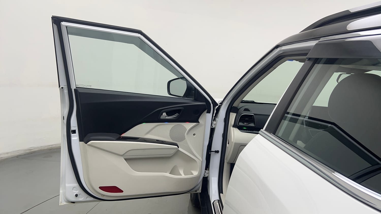Used 2024 Mahindra XUV 3XO AX5 1.2 Petrol AT Petrol Automatic interior LEFT FRONT DOOR OPEN VIEW