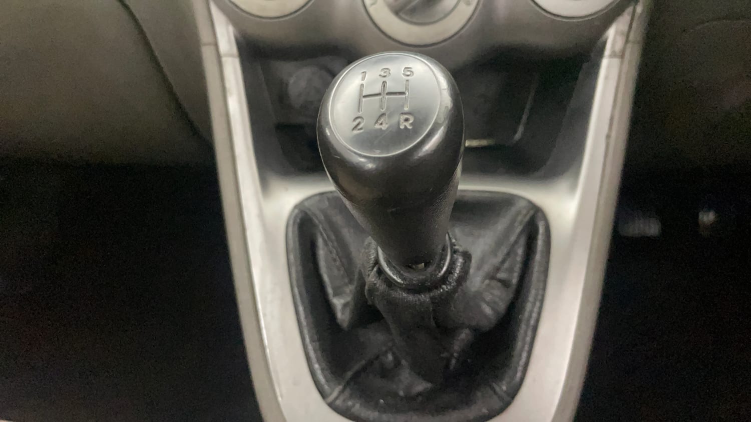 Used 2014 Hyundai i10 Magna 1.1 iRDE2 Petrol Manual interior GEAR  KNOB VIEW