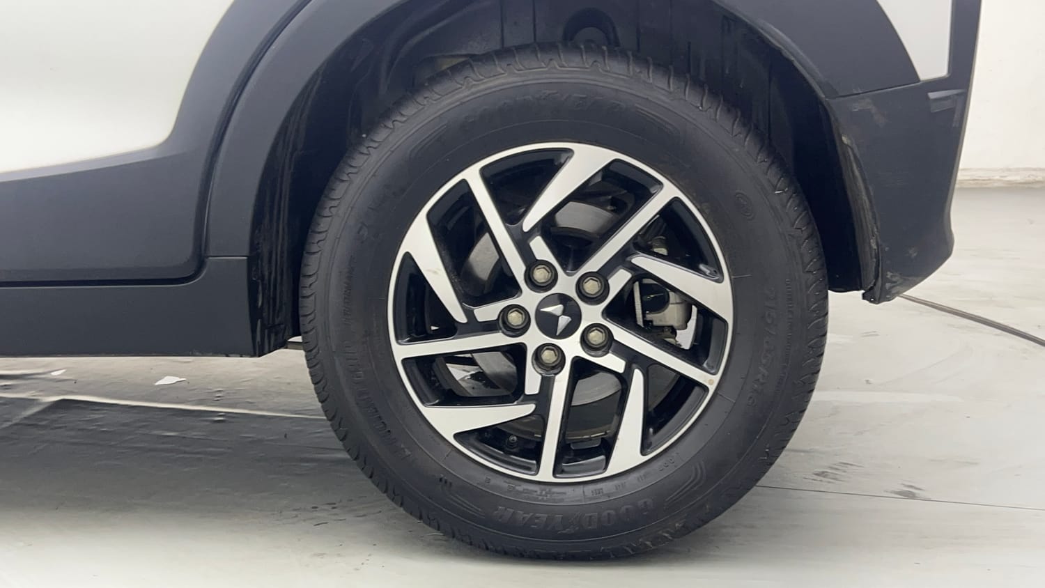Used 2024 Mahindra XUV 3XO AX5 1.2 Petrol AT Petrol Automatic tyres LEFT REAR TYRE RIM VIEW