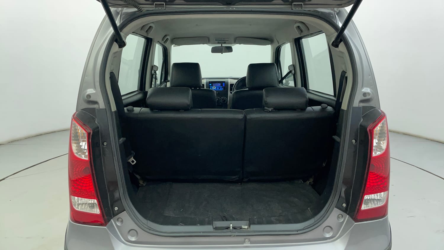 Used 2013 Maruti Suzuki Wagon R LXI Petrol Manual interior DICKY INSIDE VIEW