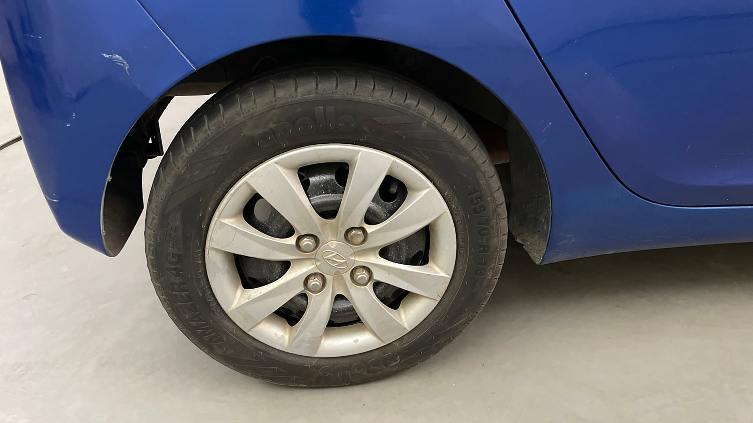 Used 2012 Hyundai Eon Sportz Petrol Manual tyres RIGHT REAR TYRE RIM VIEW