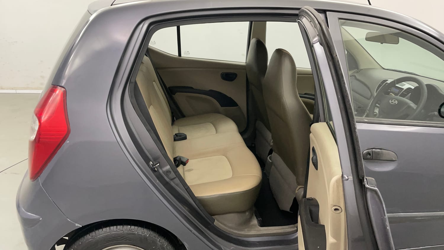 Used 2014 Hyundai i10 Magna 1.1 iRDE2 Petrol Manual interior RIGHT SIDE REAR DOOR CABIN VIEW