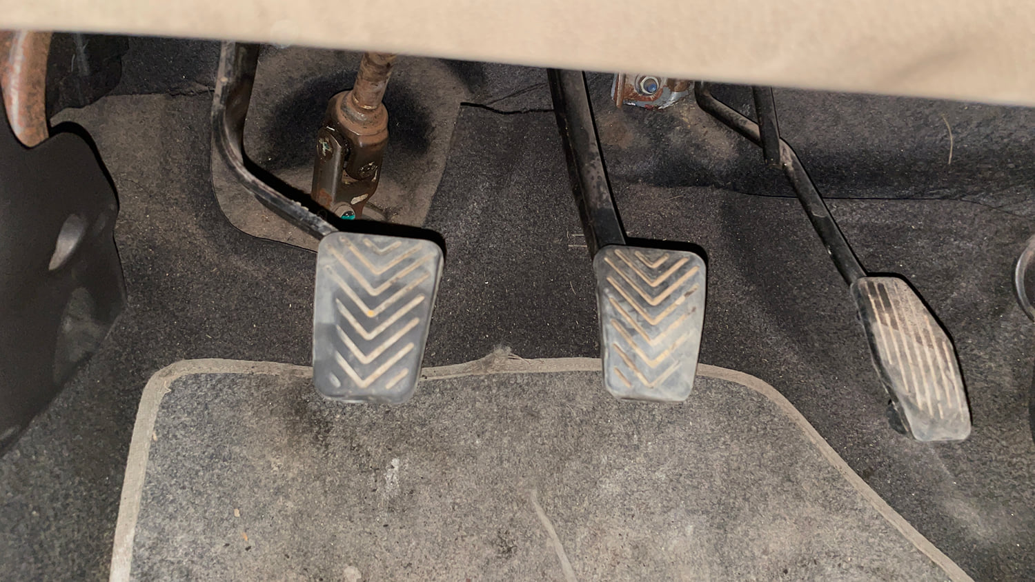 Used 2012 Hyundai Eon Sportz Petrol Manual interior PEDALS VIEW
