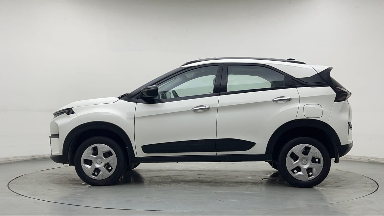 Used 2023 Tata Nexon Pure S 1.2 Revotron Petrol 6MT Petrol Manual exterior LEFT SIDE VIEW