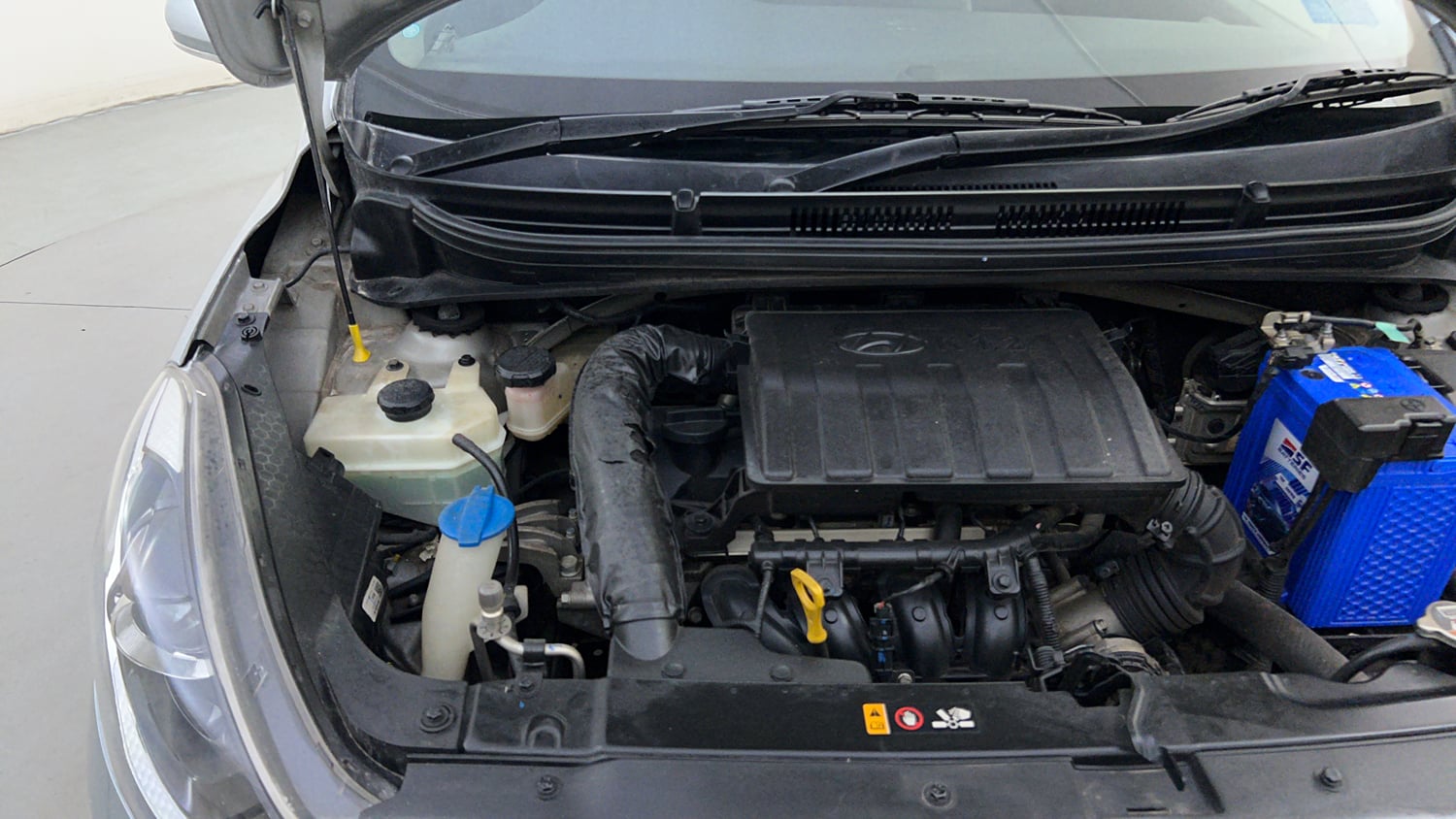 Used 2020 Hyundai Grand i10 Nios Asta 1.2 Kappa VTVT Petrol Manual engine ENGINE RIGHT SIDE HINGE & APRON VIEW