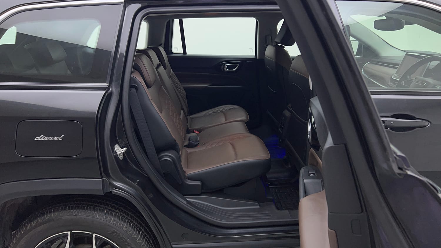 2024 Jeep Meridian Limited (O) 4x2 AT-18