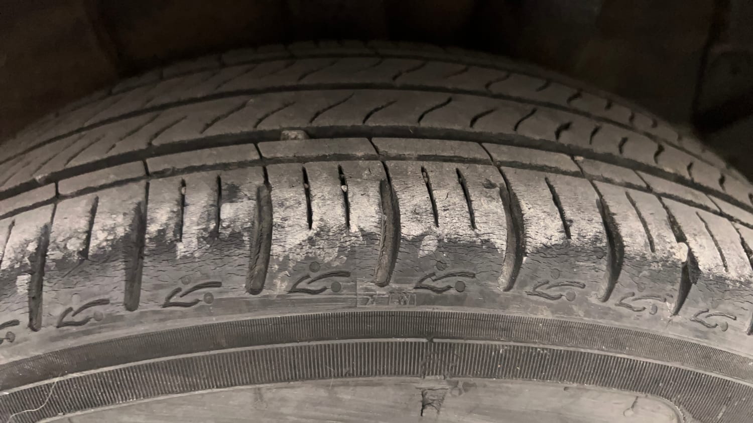 Used 2023 Hyundai Grand i10 Nios Asta 1.2 Kappa VTVT Petrol Manual tyres LEFT REAR TYRE TREAD VIEW