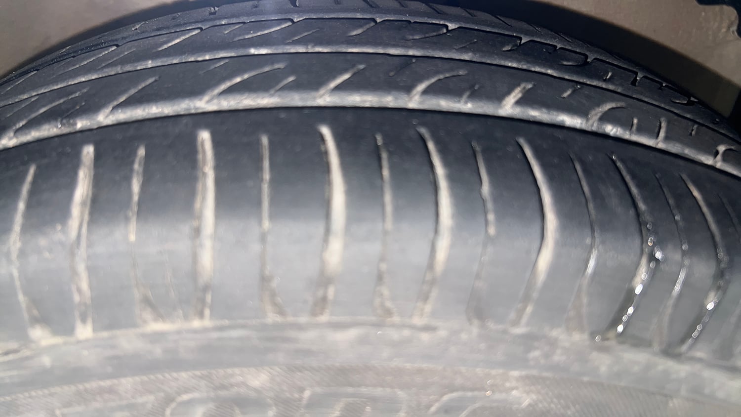 Used 2016 Maruti Suzuki Celerio ZXi AMT Petrol Automatic tyres RIGHT FRONT TYRE TREAD VIEW