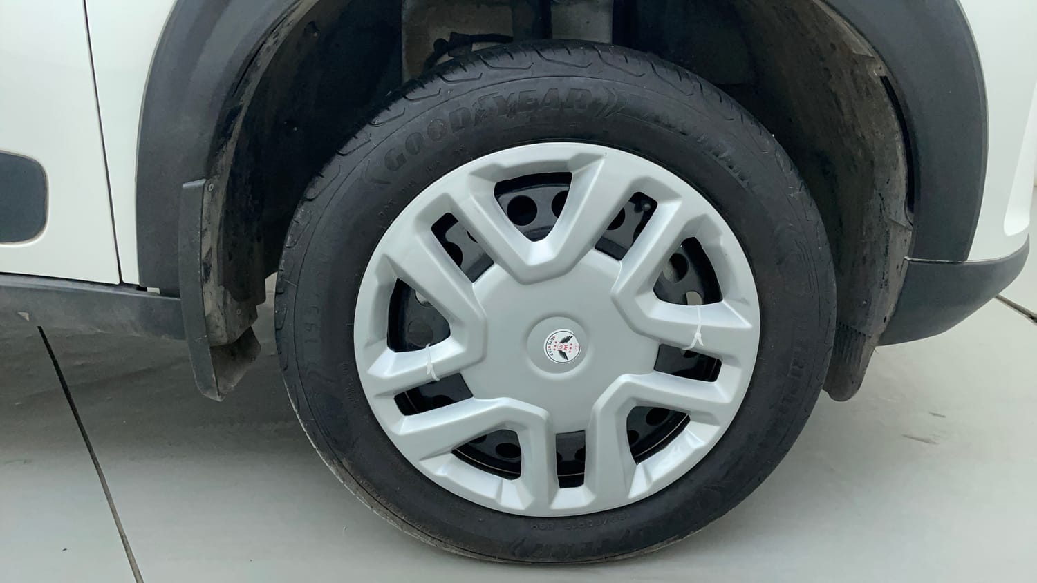Used 2025 Tata Nexon Creative Plus (S) 1.2 Petrol 6MT Petrol Manual tyres RIGHT FRONT TYRE RIM VIEW
