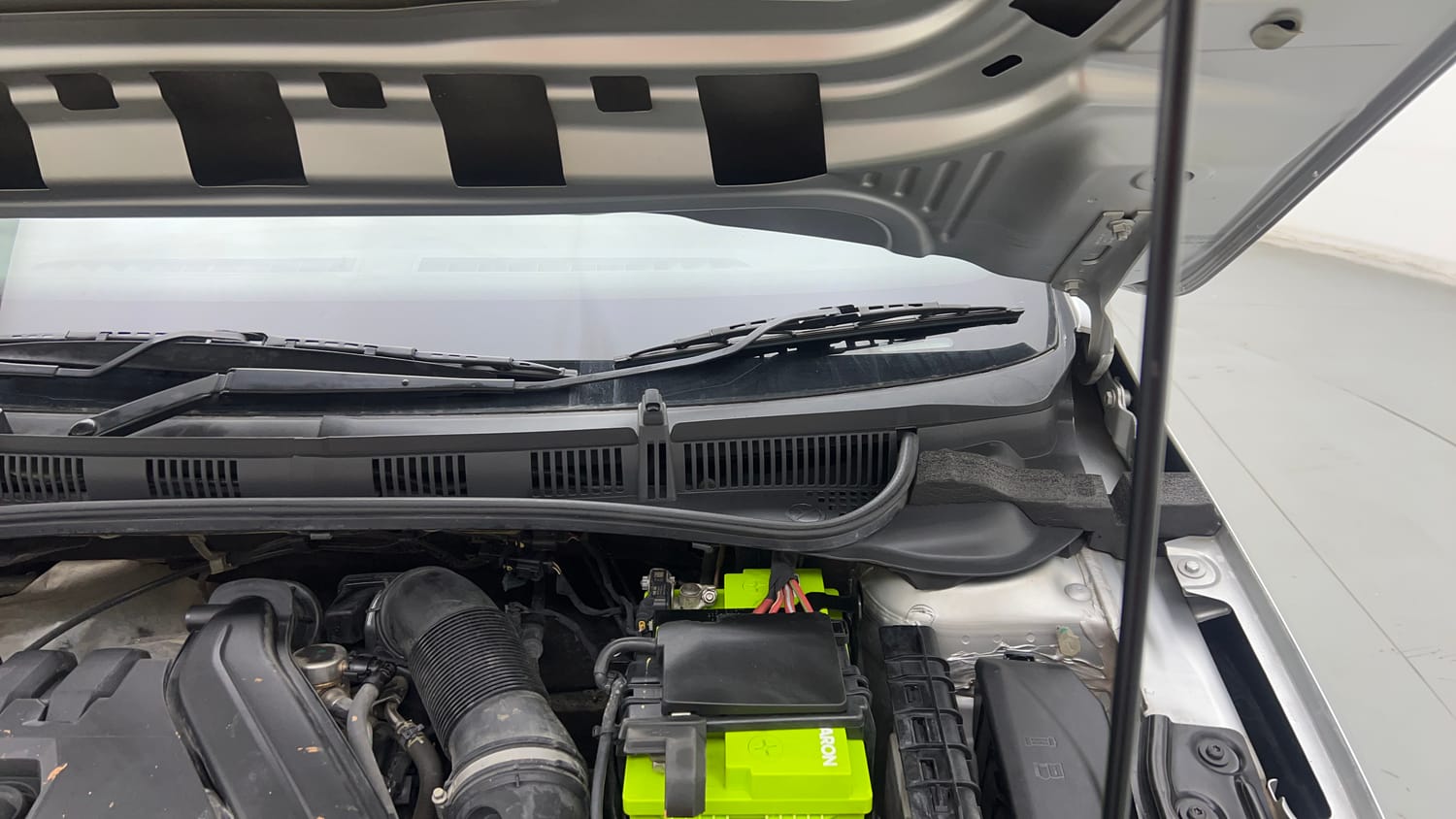 Used 2023 Skoda Slavia Style 1.5L TSI DSG Petrol Automatic engine ENGINE LEFT SIDE HINGE & APRON VIEW