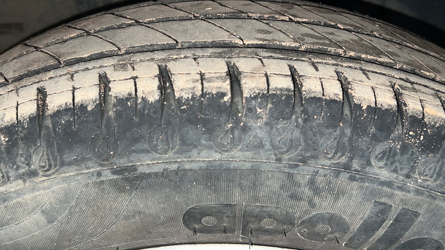 Used 2022 Renault Kwid RXL (O) 0.8 Petrol Manual tyres RIGHT FRONT TYRE TREAD VIEW