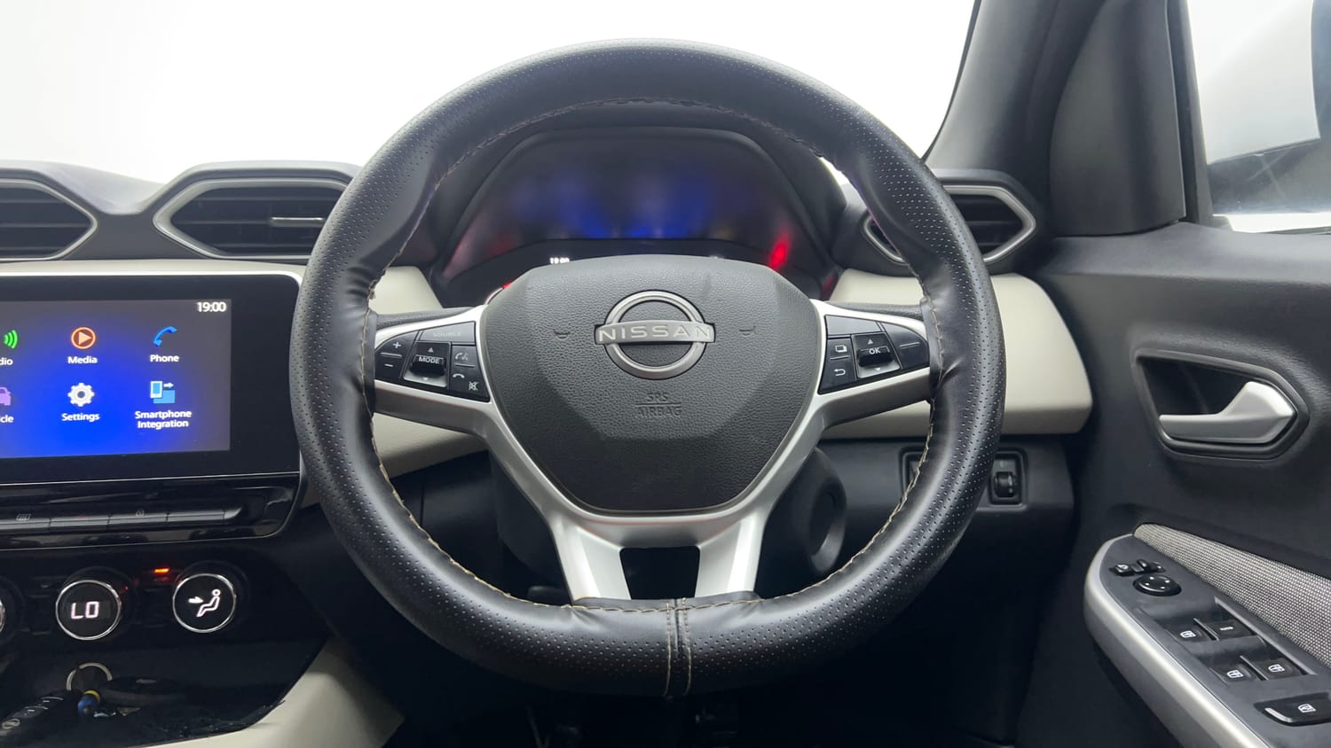 2021 Nissan Magnite XV Turbo Dual Tone-14