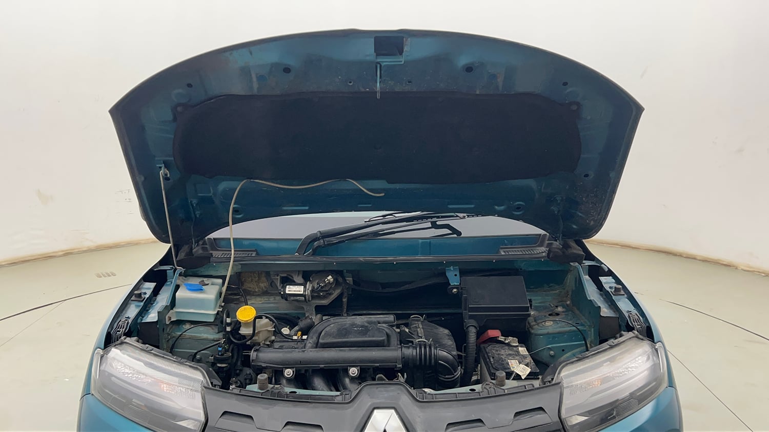 Used 2022 Renault Kwid RXL (O) 0.8 Petrol Manual engine ENGINE & BONNET OPEN FRONT VIEW