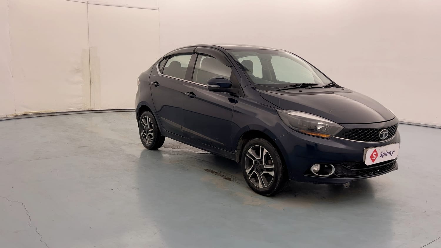 Used 2019 Tata Tigor Revotron XZ+ Petrol Manual exterior RIGHT FRONT CORNER VIEW