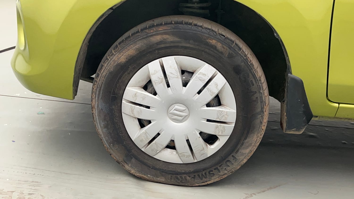 Used 2018 Maruti Suzuki Alto 800 [2016-2019] Utsav Edition Petrol Manual tyres LEFT FRONT TYRE RIM VIEW