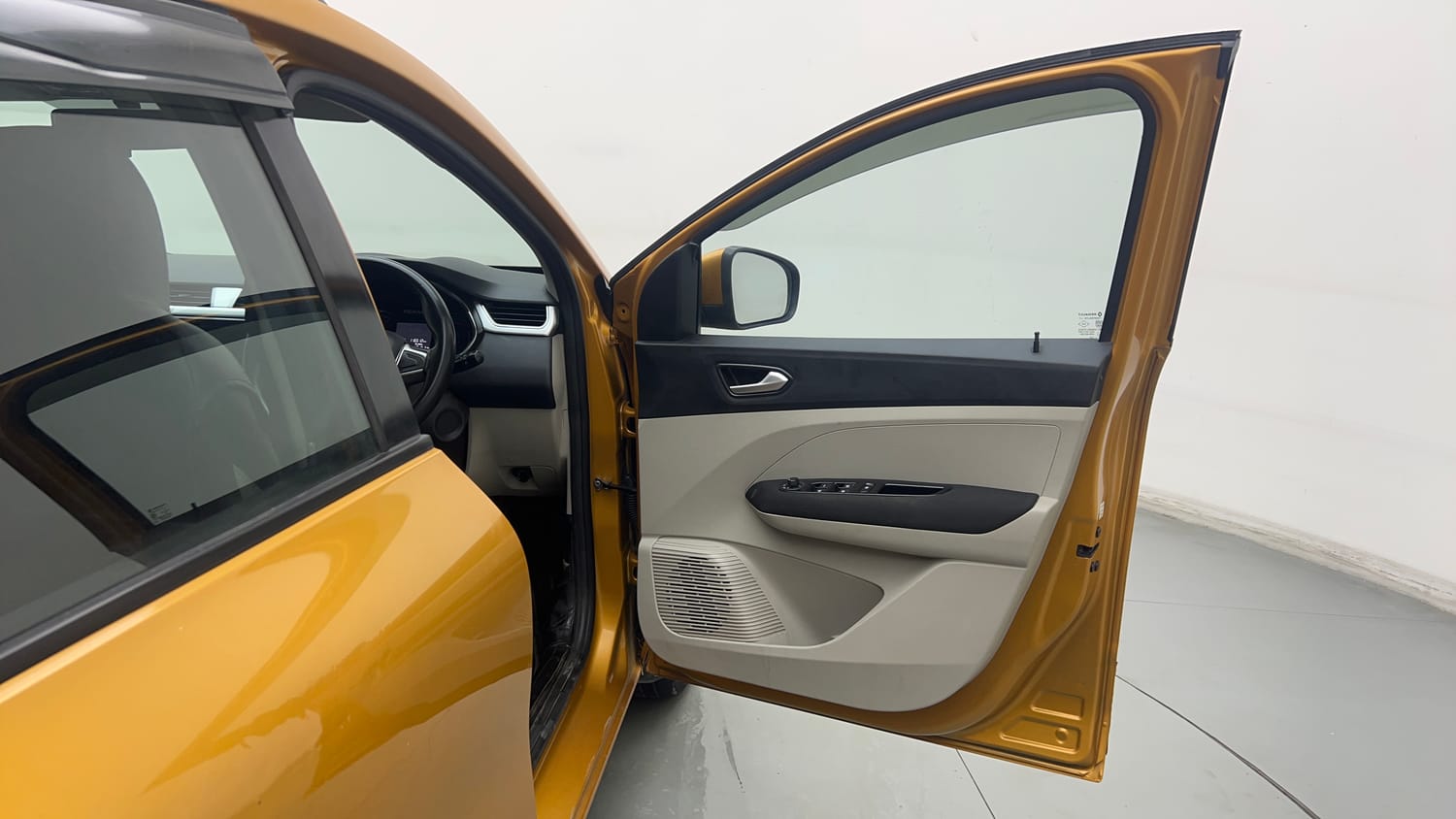 2020 Renault Triber RXZ EASY-R AMT-19