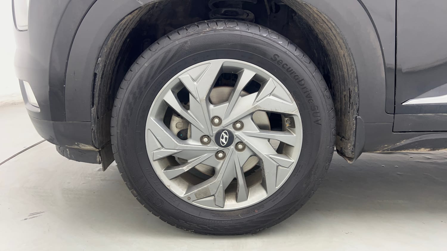 Used 2022 Hyundai Creta SX (O) 1.4 Turbo 7 DCT Petrol Automatic tyres LEFT FRONT TYRE RIM VIEW