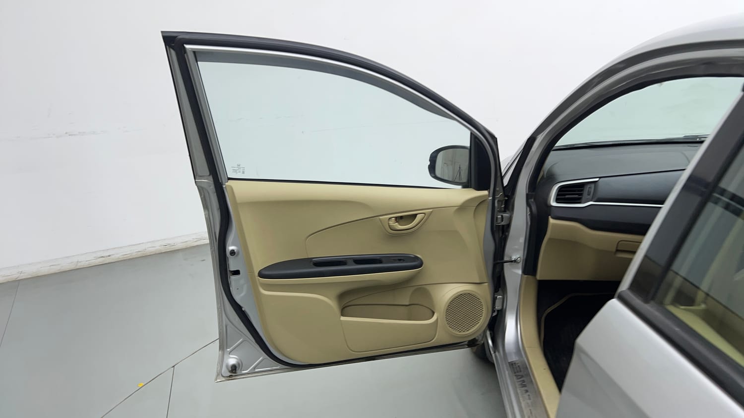 Used 2016 Honda Amaze 1.2 S i-VTEC Petrol Manual interior LEFT FRONT DOOR OPEN VIEW