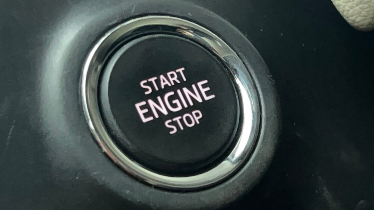 Used 2023 Skoda Slavia Style 1.5L TSI DSG Petrol Automatic top_features Keyless start