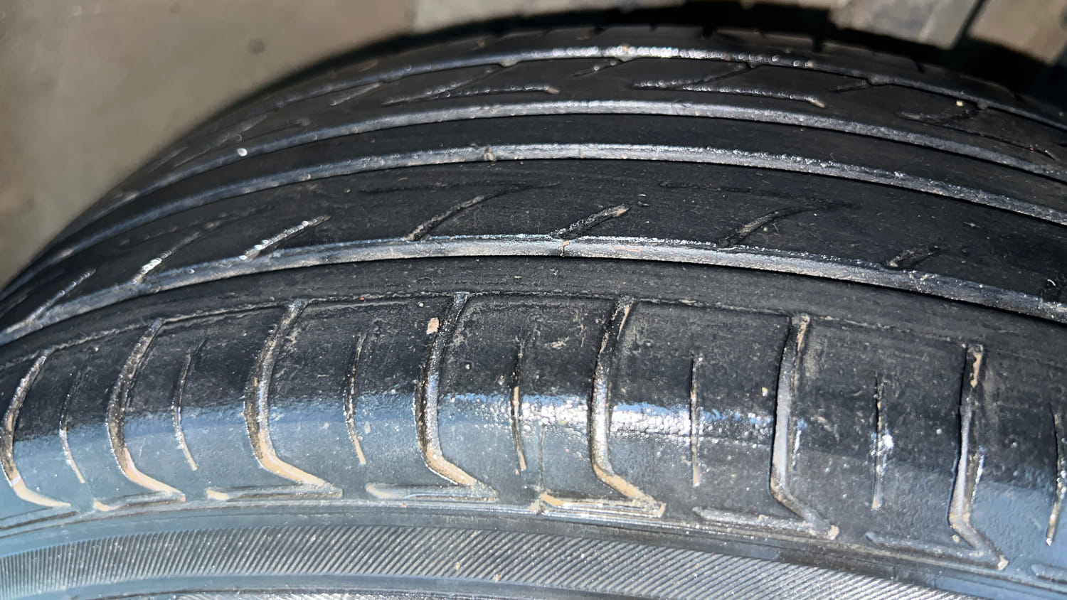 Used 2017 Renault Kwid 1.0 RXT Petrol Manual tyres RIGHT FRONT TYRE TREAD VIEW