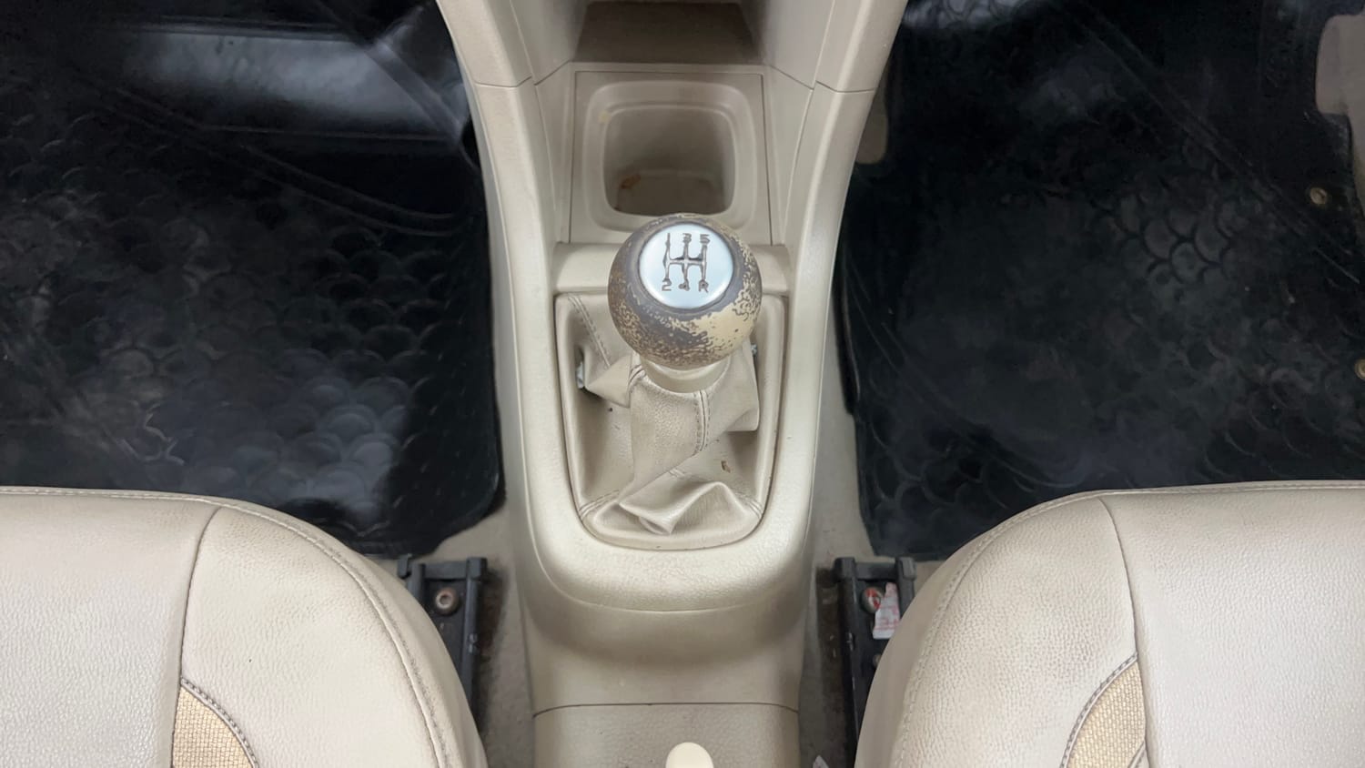 Used 2012 Maruti Suzuki Swift Dzire VXI Petrol Manual interior GEAR  KNOB VIEW