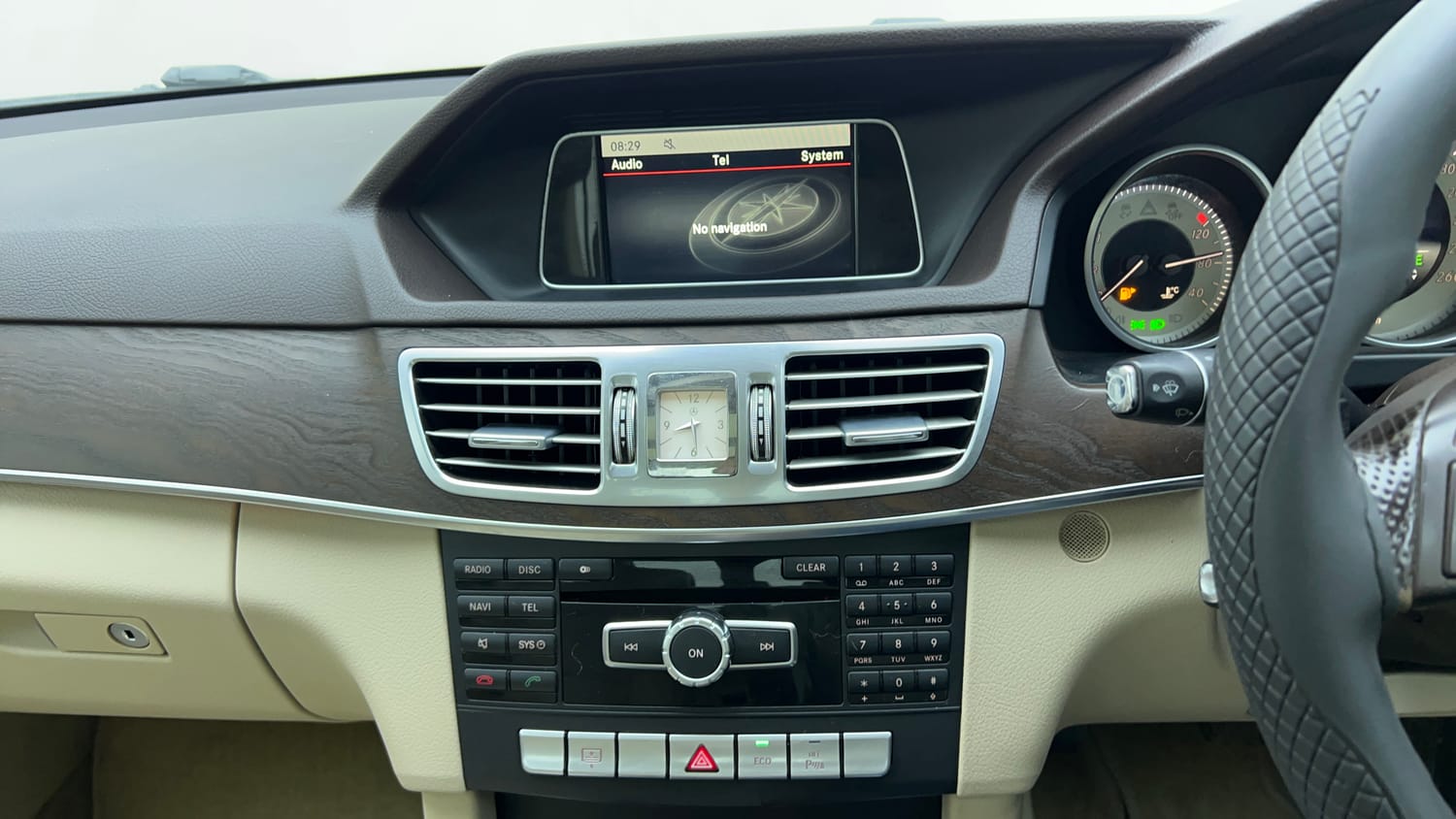 Used 2014 Mercedes-Benz E-Class E250 CDI Avantgarde Diesel Automatic top_features Integrated (in-dash) music system