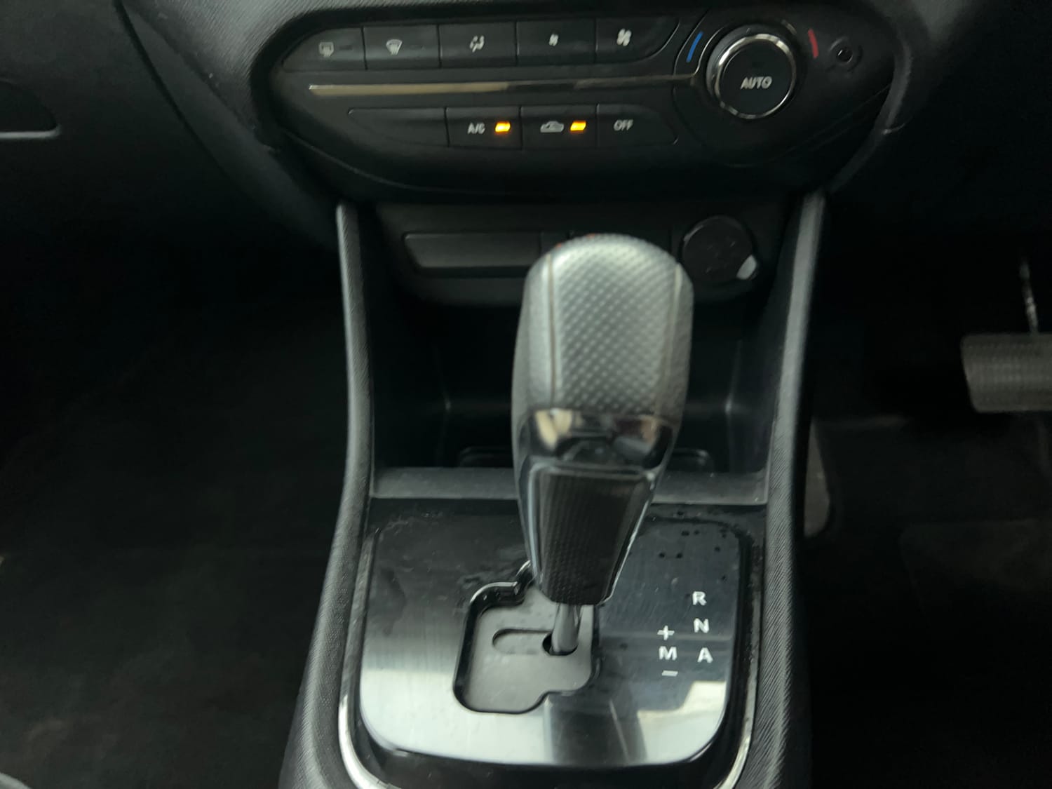 Used 2022 Tata Punch Kaziranga Creative AMT Petrol Automatic interior GEAR  KNOB VIEW