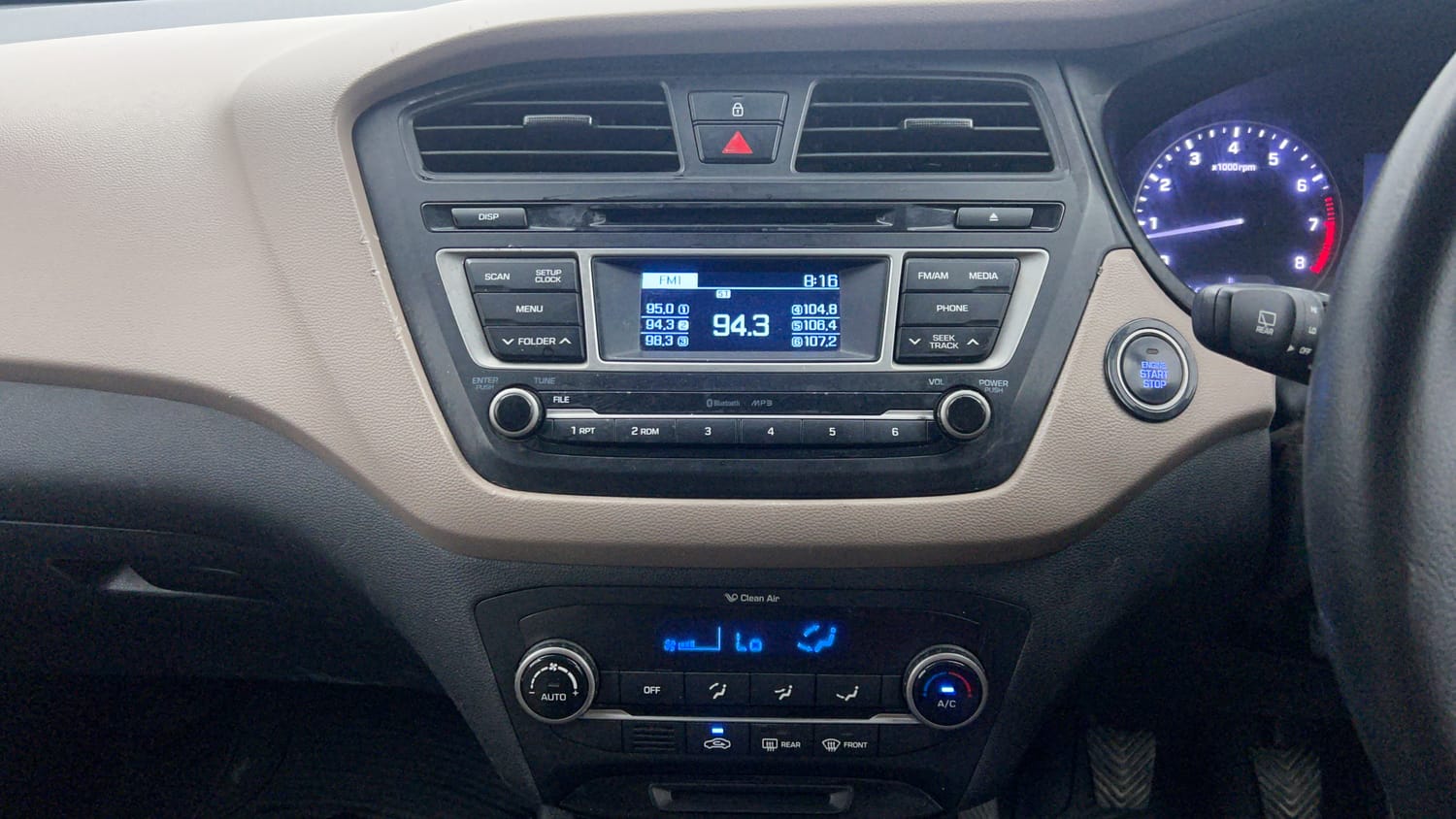 Used 2015 Hyundai Elite i20 Asta 1.2 Petrol Manual interior MUSIC SYSTEM & AC CONTROL VIEW