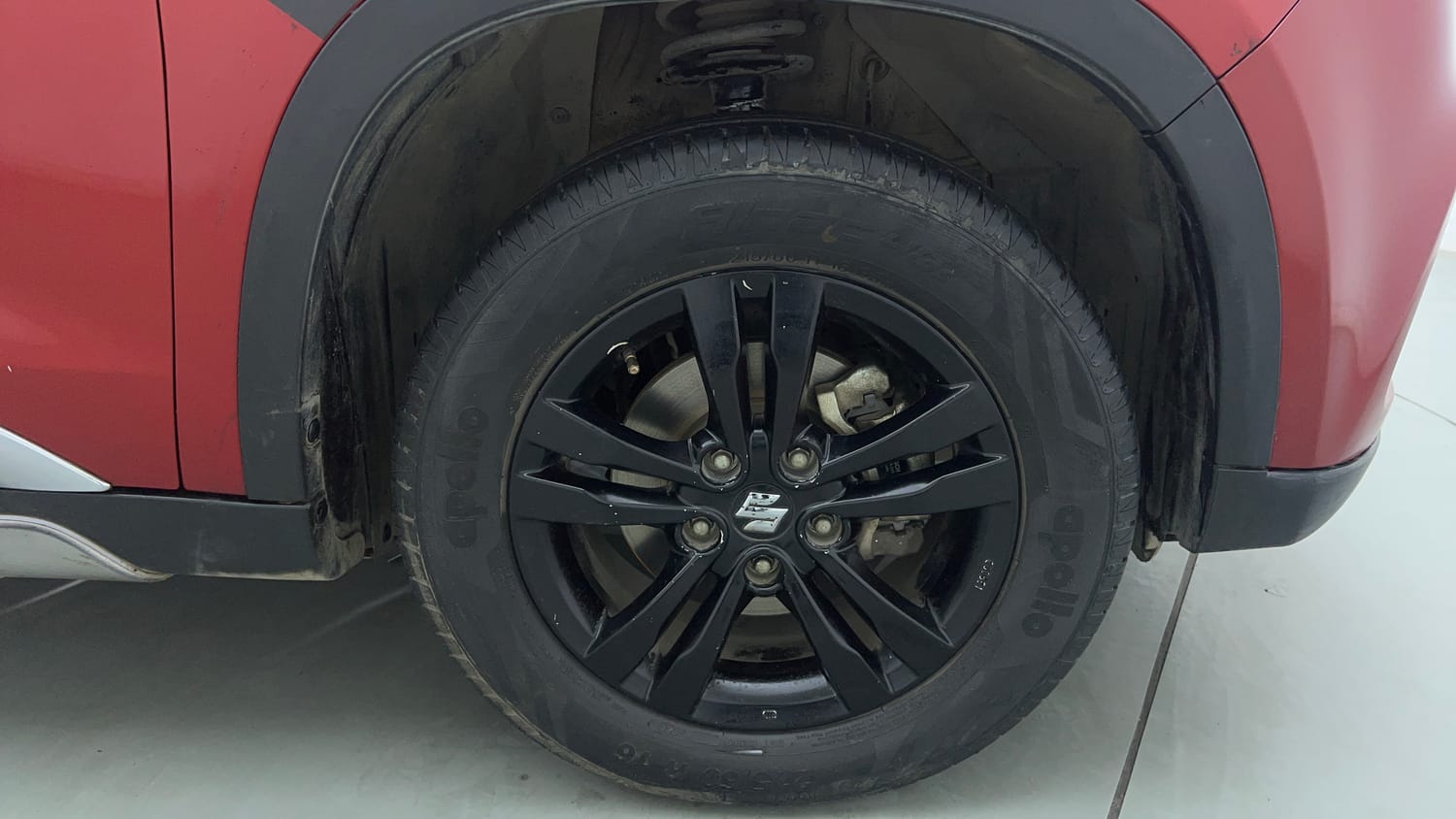 Used 2018 Maruti Suzuki Vitara Brezza ZDI Plus  Dual Tone Diesel Manual tyres RIGHT FRONT TYRE RIM VIEW