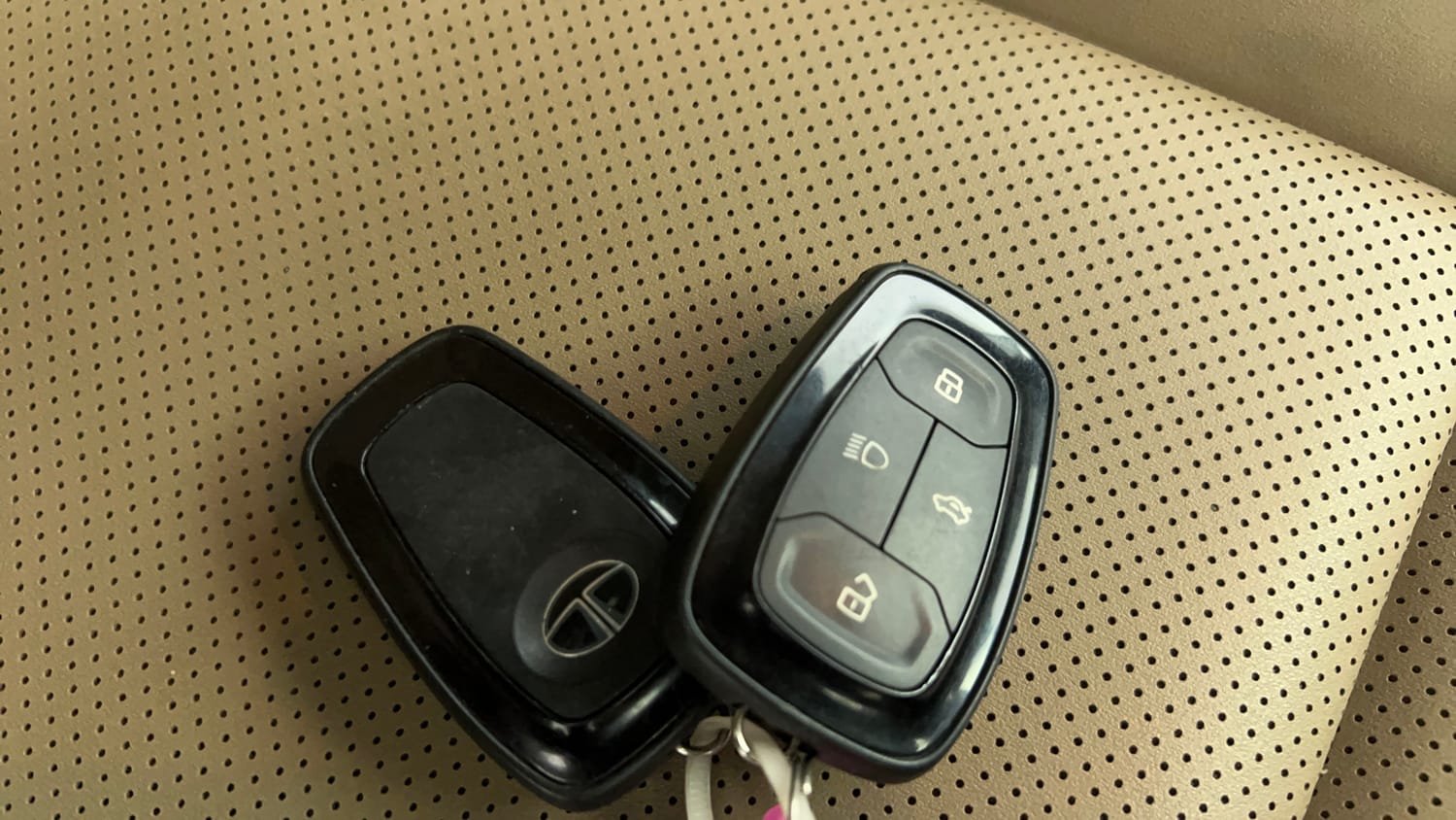 Used 2022 Tata Punch Kaziranga Creative AMT Petrol Automatic extra CAR KEY VIEW