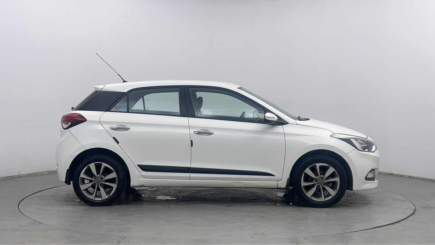 Used 2015 Hyundai Elite i20 Asta 1.2 Petrol Manual exterior RIGHT SIDE VIEW