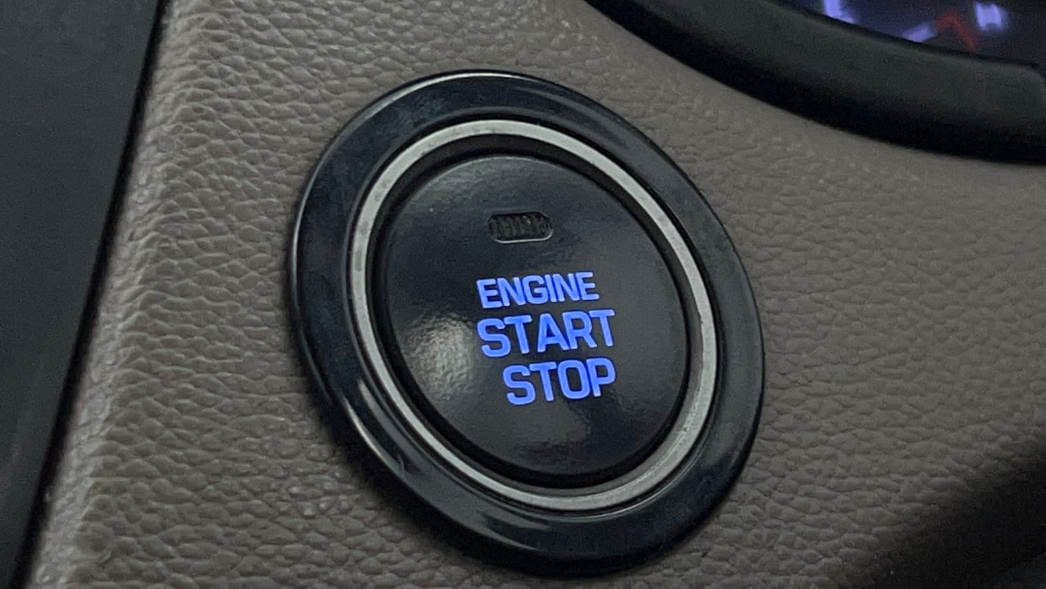 Used 2015 Hyundai Elite i20 Asta 1.2 Petrol Manual top_features Keyless start