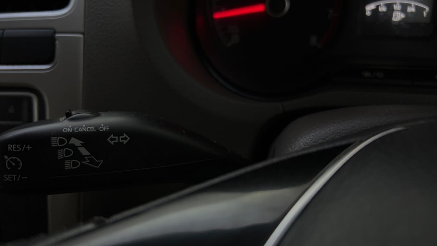 Used 2016 Volkswagen Vento Highline Petrol AT Petrol Automatic top_features Cruise control