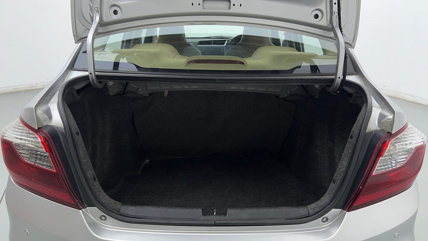 Used 2016 Honda Amaze 1.2 S i-VTEC Petrol Manual interior DICKY INSIDE VIEW