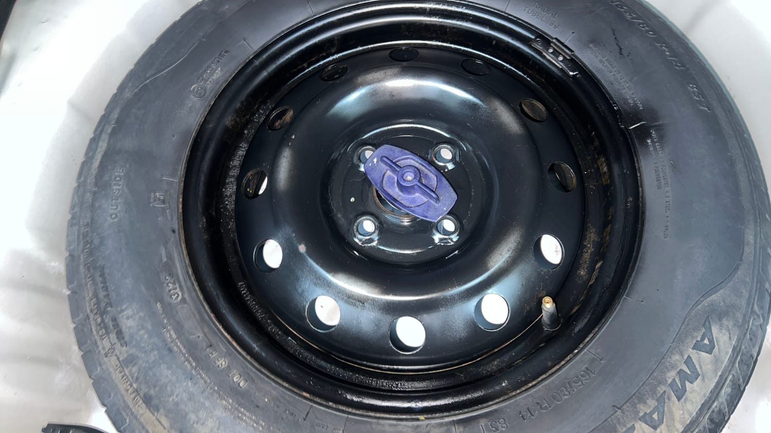 Used 2022 Maruti Suzuki Swift VXi Petrol Manual tyres SPARE TYRE VIEW