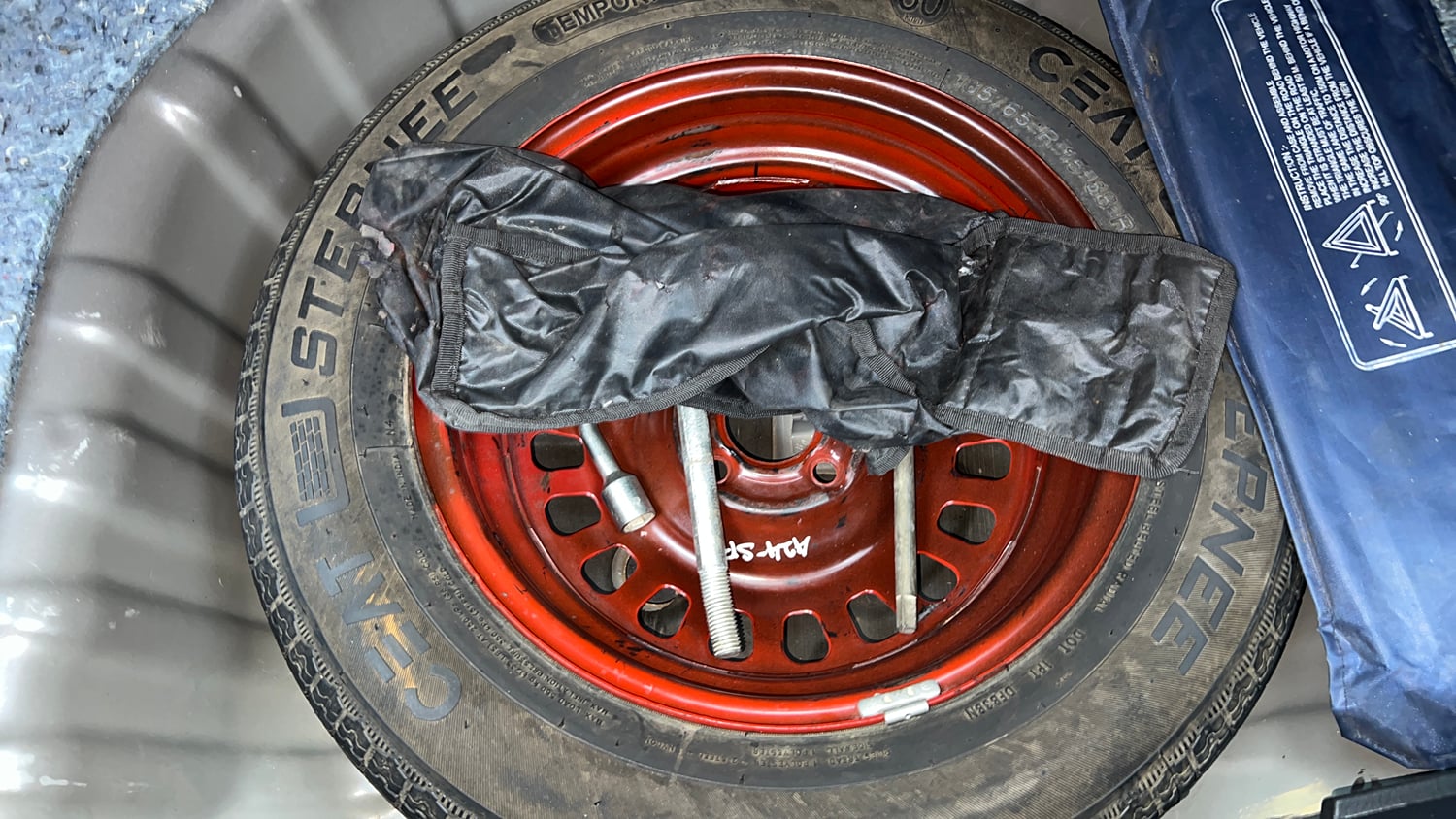 Used 2023 Nissan Magnite XE Petrol Manual tyres SPARE TYRE VIEW