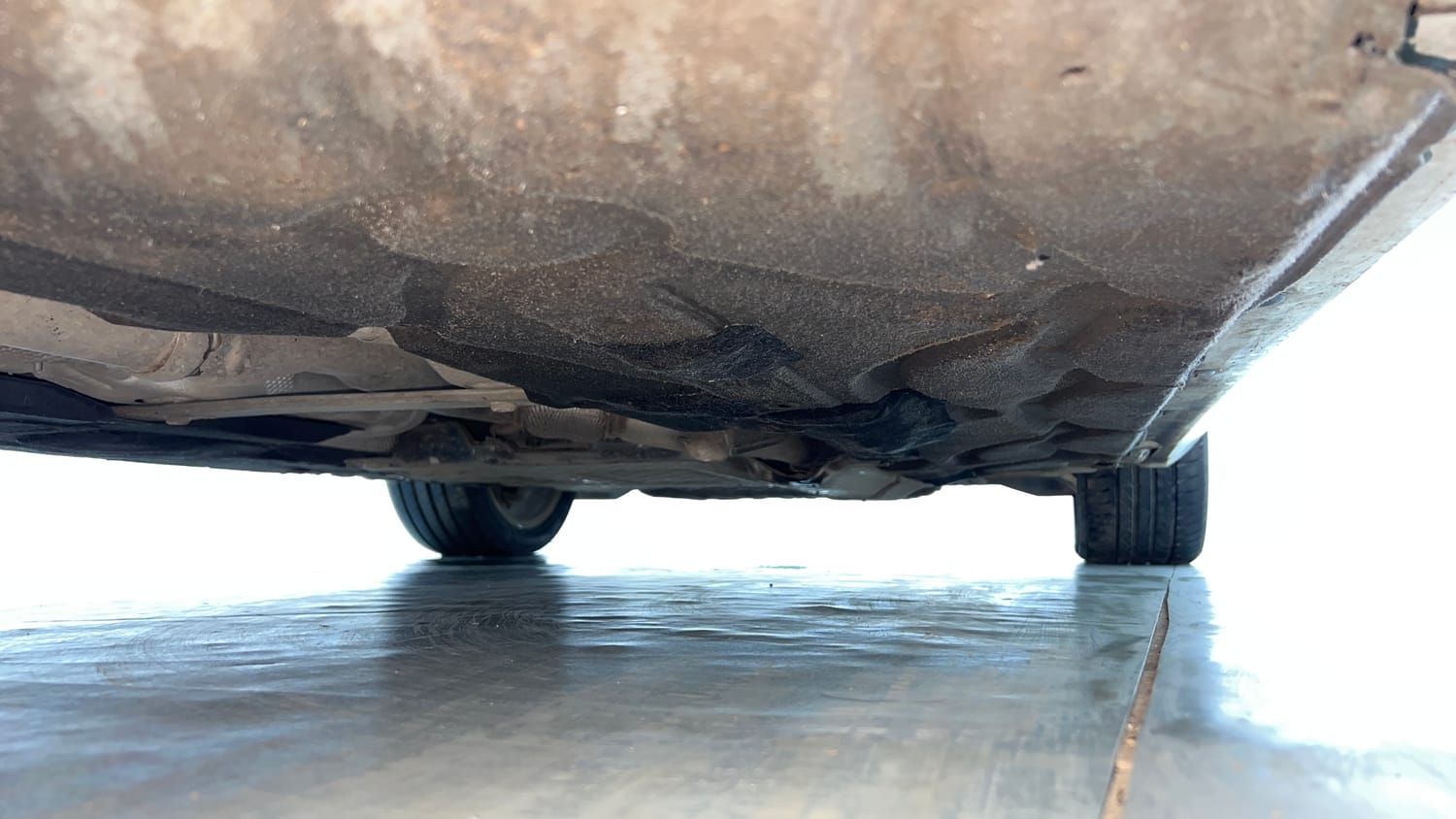Used 2014 Mercedes-Benz E-Class E250 CDI Avantgarde Diesel Automatic extra REAR RIGHT UNDERBODY VIEW